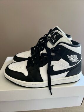 Nike Air Jordan 1 High Black White Basketball Shoes